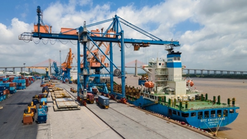 THƯƠNG MẠI HÀNG HẢI VIỆT NAM : VICONSHIP - Công ty Cổ phần Container Việt Nam (VSC) Vừa đủ hoàn thành kế hoạch lợi nhuận, thâu tóm thêm 12,76 triệu cổ phiếu VNA